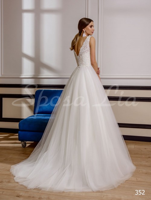 https://www.sposa-lia.com/images/stories/virtuemart/product/352       (3).jpg
